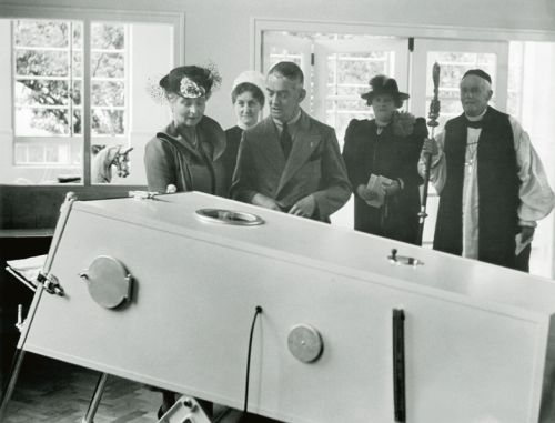 iron-lung-lord-nuffield-1939 iron-lung-lord-nuffield-1939